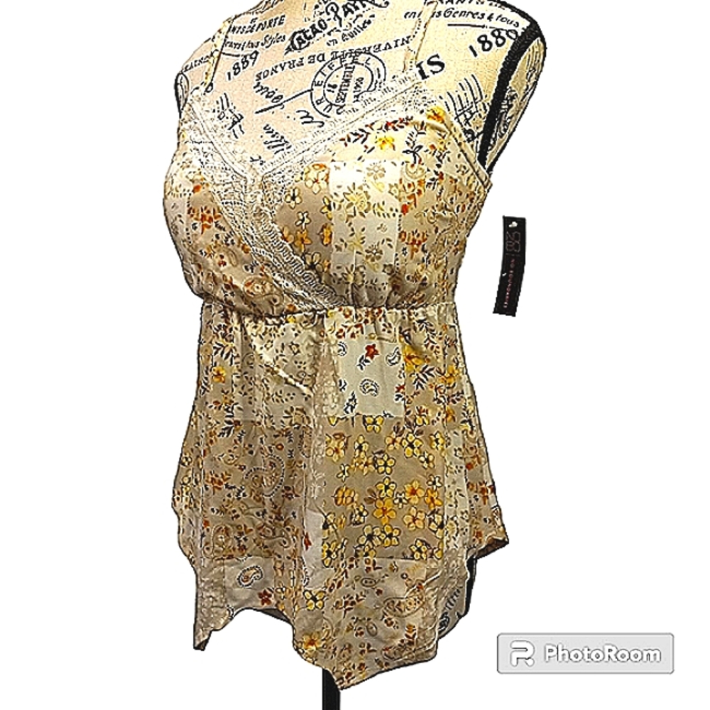 Shark Bite Tank w Lace Asymmetrical Sweetheart neckline Floral Boho Flowy